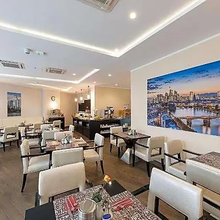 Skyline Frankfurt 4*